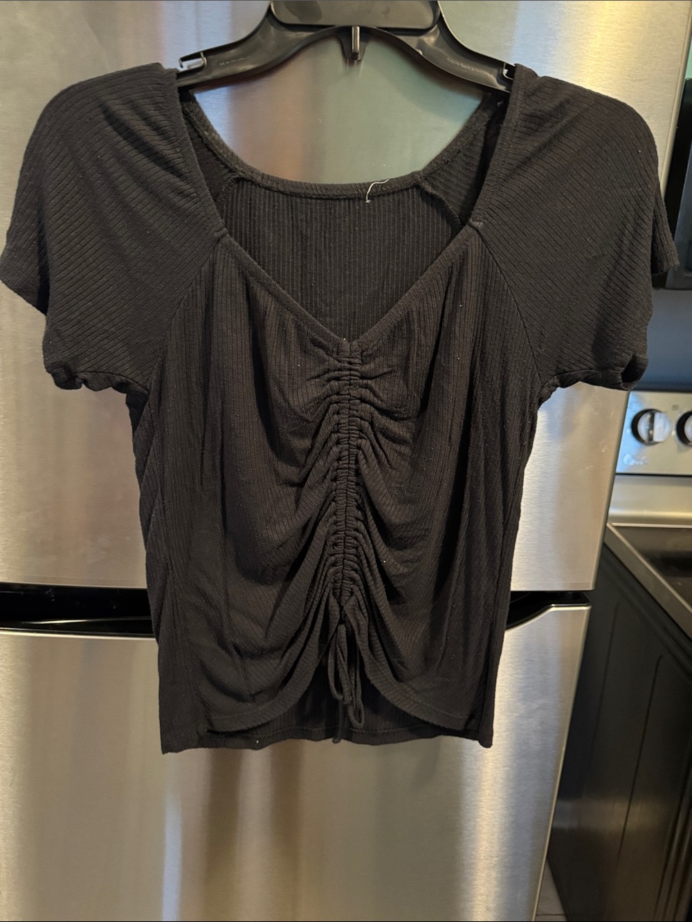 Black Ruched V-Neck Short Sleeve Crop Top